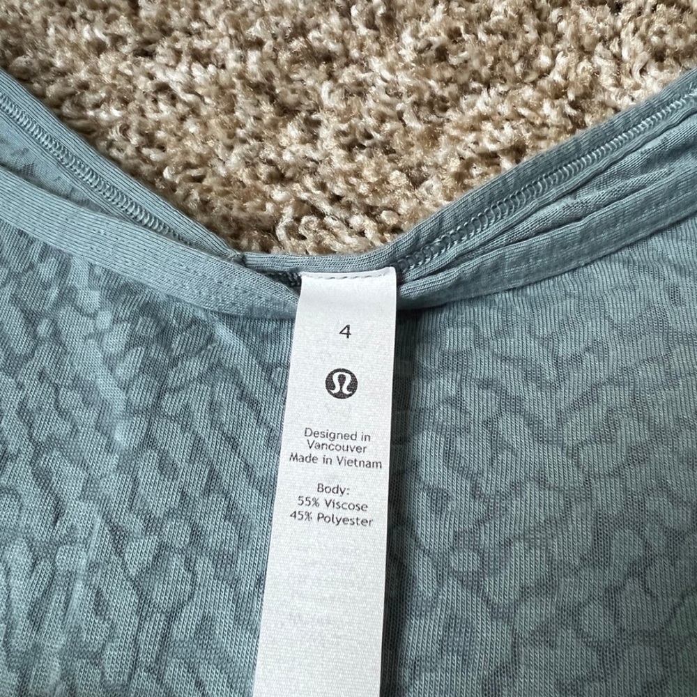 Lululemon Loop Around Tee Blue Fog - Picture 2 of 3
